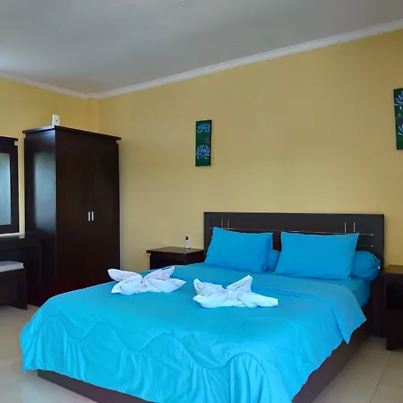 Balangan Paradise Hostel And Restaurant